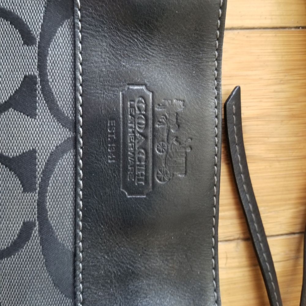 Coach shoulder bag - Picture 2 of 6
